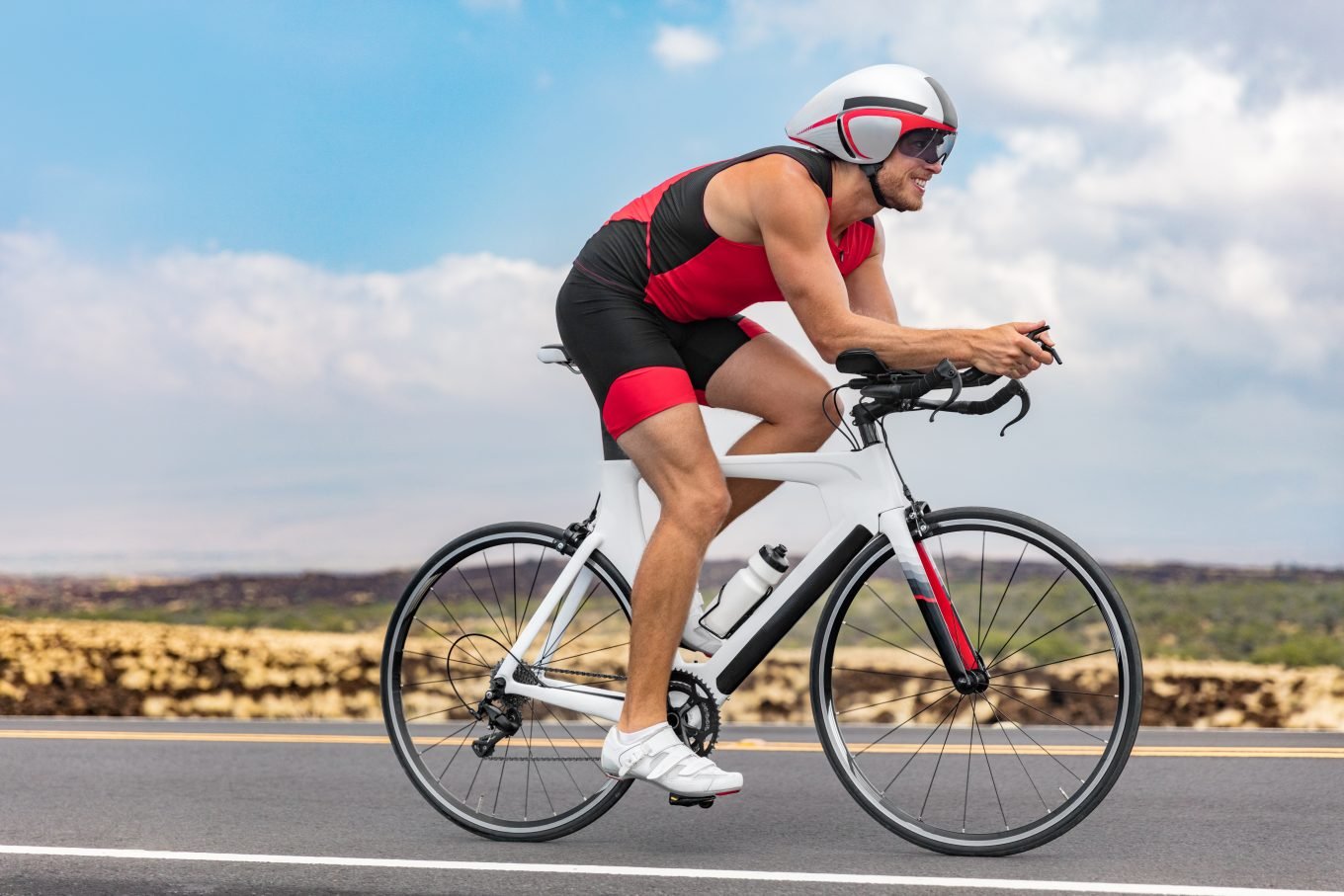 An athletic woman undergoing Vo2 Max Testing with accompanying vital metrics